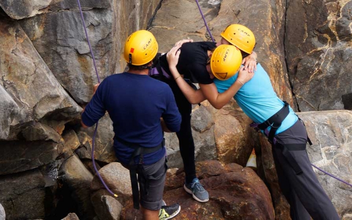 middle schoolers gain confidence while rock climbing in maine